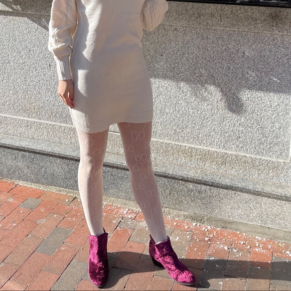 Wine velvet block heel almond toe ankle bootie - Picture 1 of 1